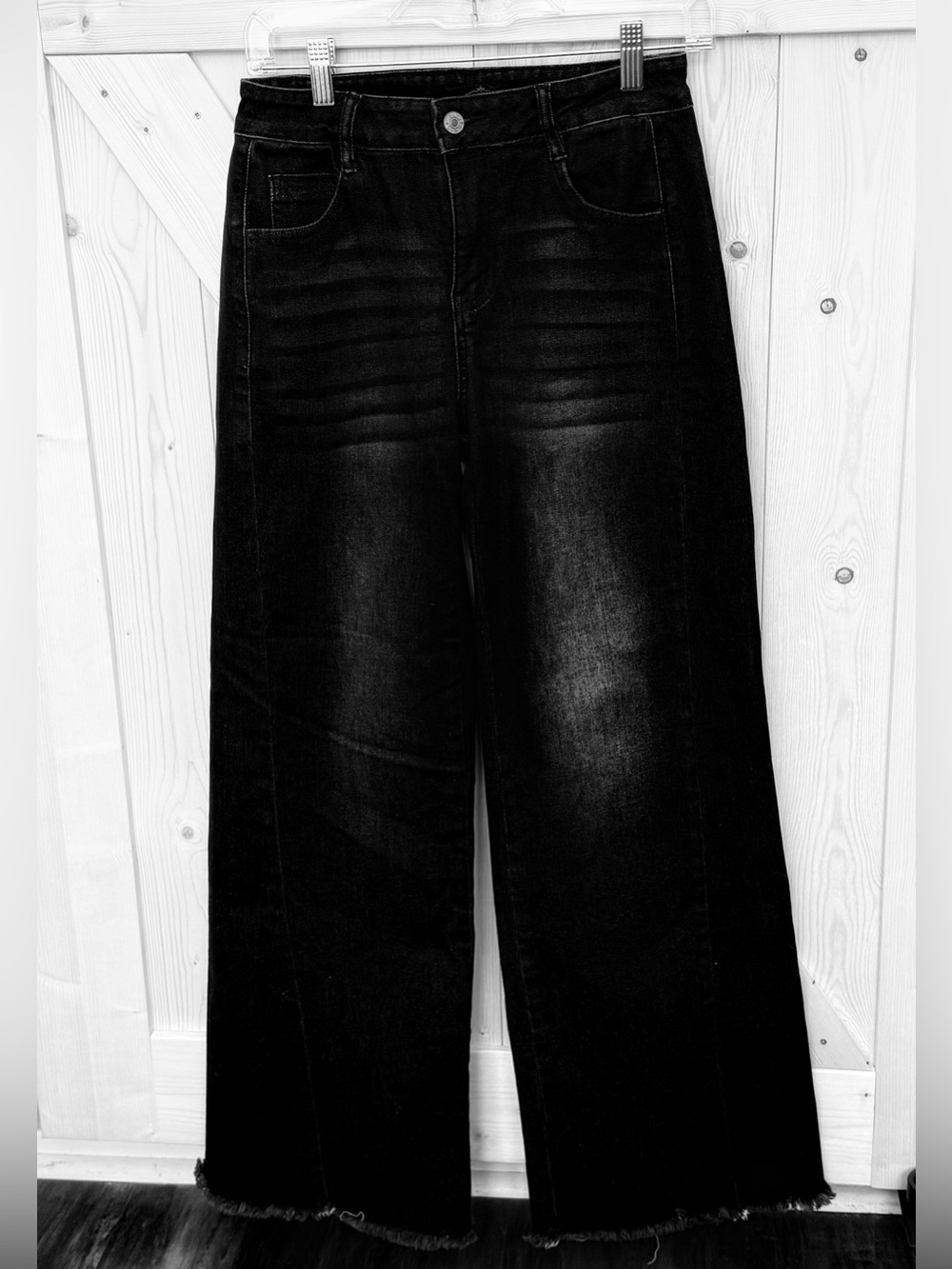 High-Rise Black Wide-Leg Jeans with Frayed Hem